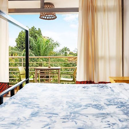Bushpig Backpackers Hostel คัมพาลา ภายนอก รูปภาพ