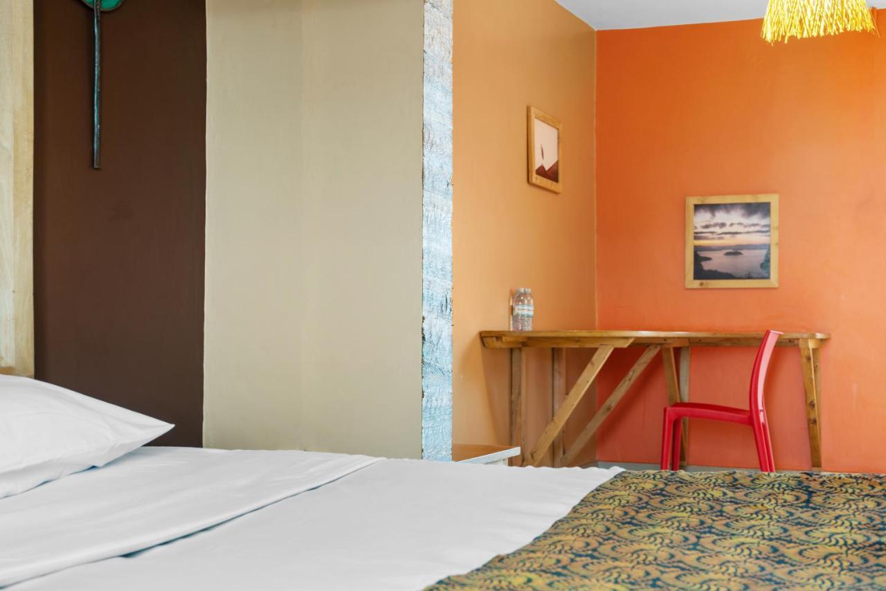 Bushpig Backpackers Hostel คัมพาลา ภายนอก รูปภาพ