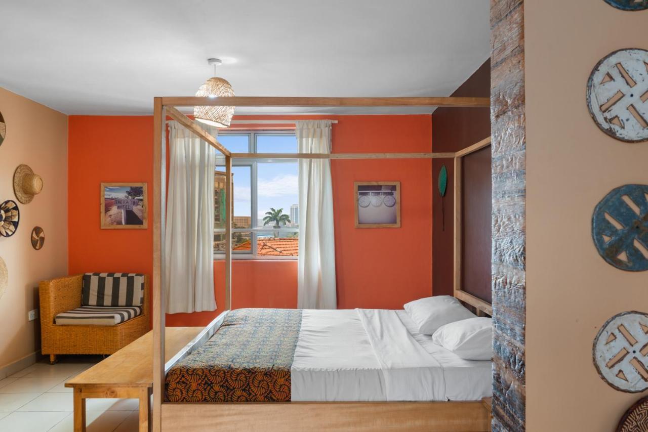 Bushpig Backpackers Hostel คัมพาลา ภายนอก รูปภาพ