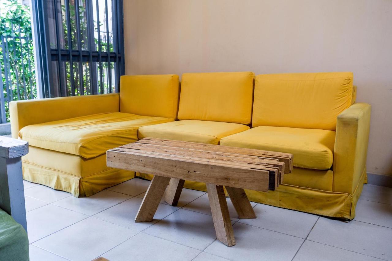 Bushpig Backpackers Hostel คัมพาลา ภายนอก รูปภาพ