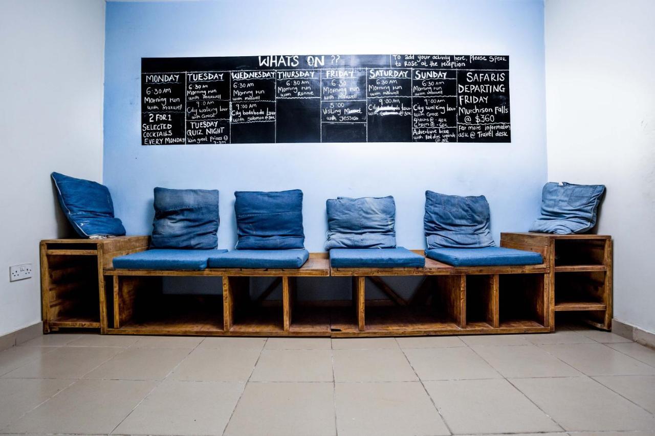 Bushpig Backpackers Hostel คัมพาลา ภายนอก รูปภาพ